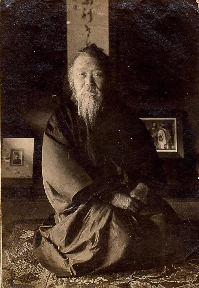 Avec toutes autorisations - Par published by 東洋文化協會 (The Eastern Culture Association) — 1. The Japanese book "幕末・明治・大正 回顧八十年史" (Memories for 80 years, Bakumatsu, Meiji, Taisho), 2. website goldenbat-gentantoku.at.webry.info , Domaine public, https://commons.wikimedia.org/w/index.php?curid=328031