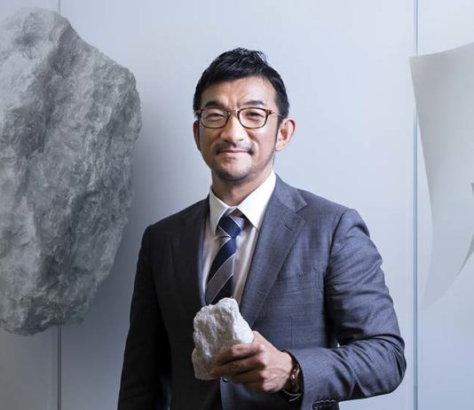 Un Japonais crée du papier à partir de roche contre la déforestation !