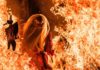 Japon : images incroyables du festival de la traversée du feu