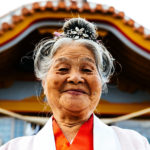 À 91 ans, cette maître chamane d’Okinawa porte un message pour l’Humanité