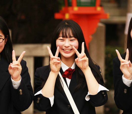 Une Japonaise explique comment éviter les attouchements sexuels dans le métro…