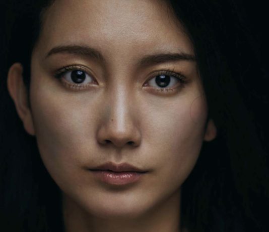 Black Box Diaries : le récit bouleversant d’une victime d’un viol