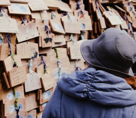 Ema : ces bouts de bois qui exaucent les vœux des japonais Ema : ces bouts de bois qui exaucent les vœux des japonais