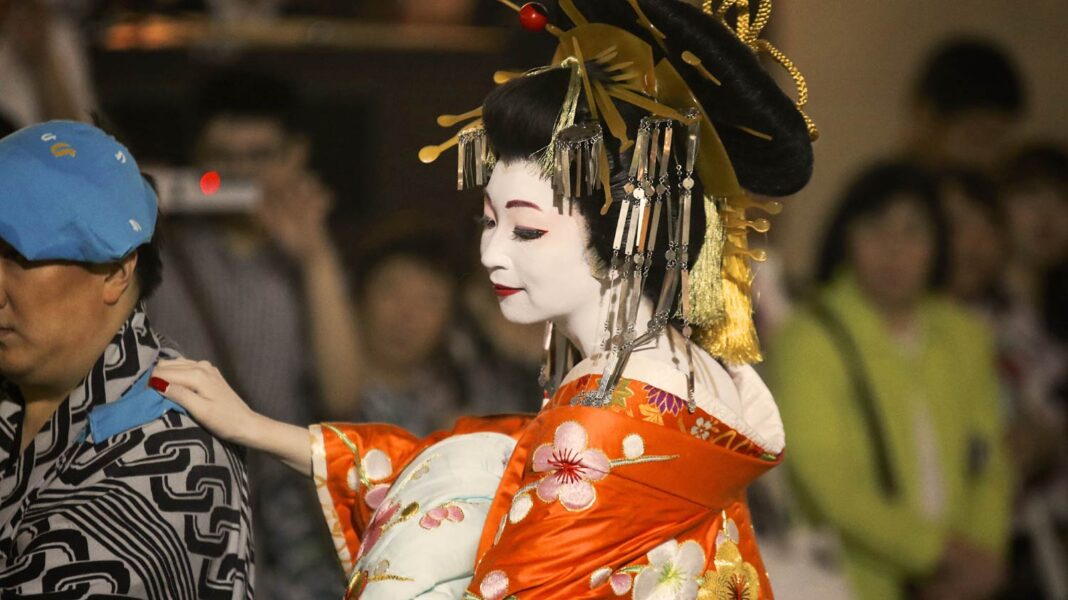 Kanzashi, ornement précieux des coiffures traditionnelles