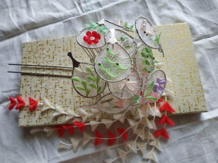Ornement De Cheveux Japonais Kanzashi - Fleur Tanae (style Maiko/Geisha) - Multicolore En Coton
