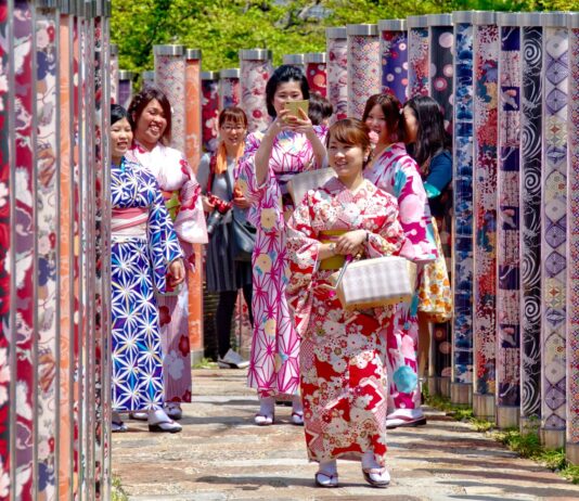 Les plus belles techniques de teinture et tissage de kimono