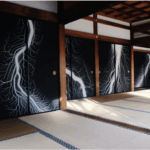 Le temple comme galerie : quand le sacré expose de l’art contemporain