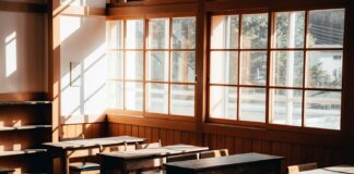 Pourquoi le Japon ferme des écoles et manque de travailleurs