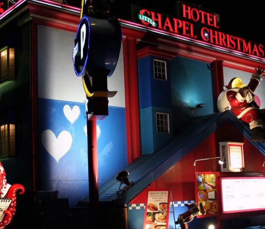 Ce que 25 000 Love hotels révèlent sur l’intimité au Japon